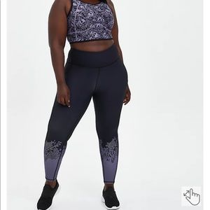 BNWT TORRID BLACK & PURPLE FLORAL FULL LENGTH WICKING ACTIVE LEGGING SIZE 5